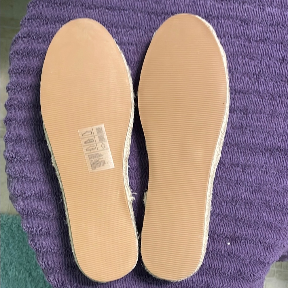 Brand NEW- H&M White Espadrille Slip-Ons with Elastic Panels - Picture 4 of 6